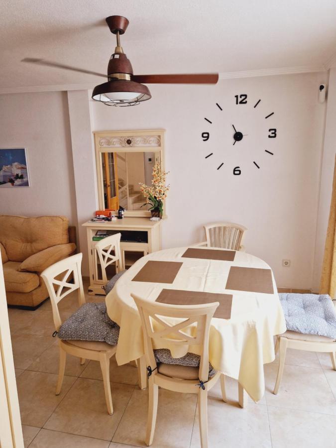 Magnifico Chalet Adosado En Torrevieja, Alicante. Kültér fotó