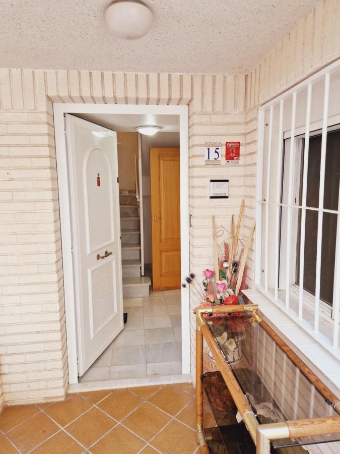 Magnifico Chalet Adosado En Torrevieja, Alicante. Kültér fotó