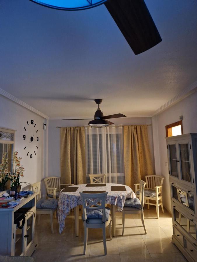 Magnifico Chalet Adosado En Torrevieja, Alicante. Kültér fotó