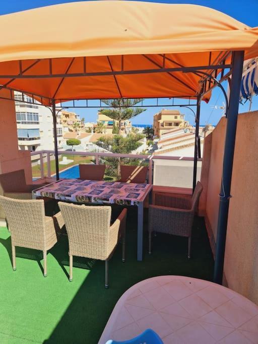 Magnifico Chalet Adosado En Torrevieja, Alicante. Kültér fotó